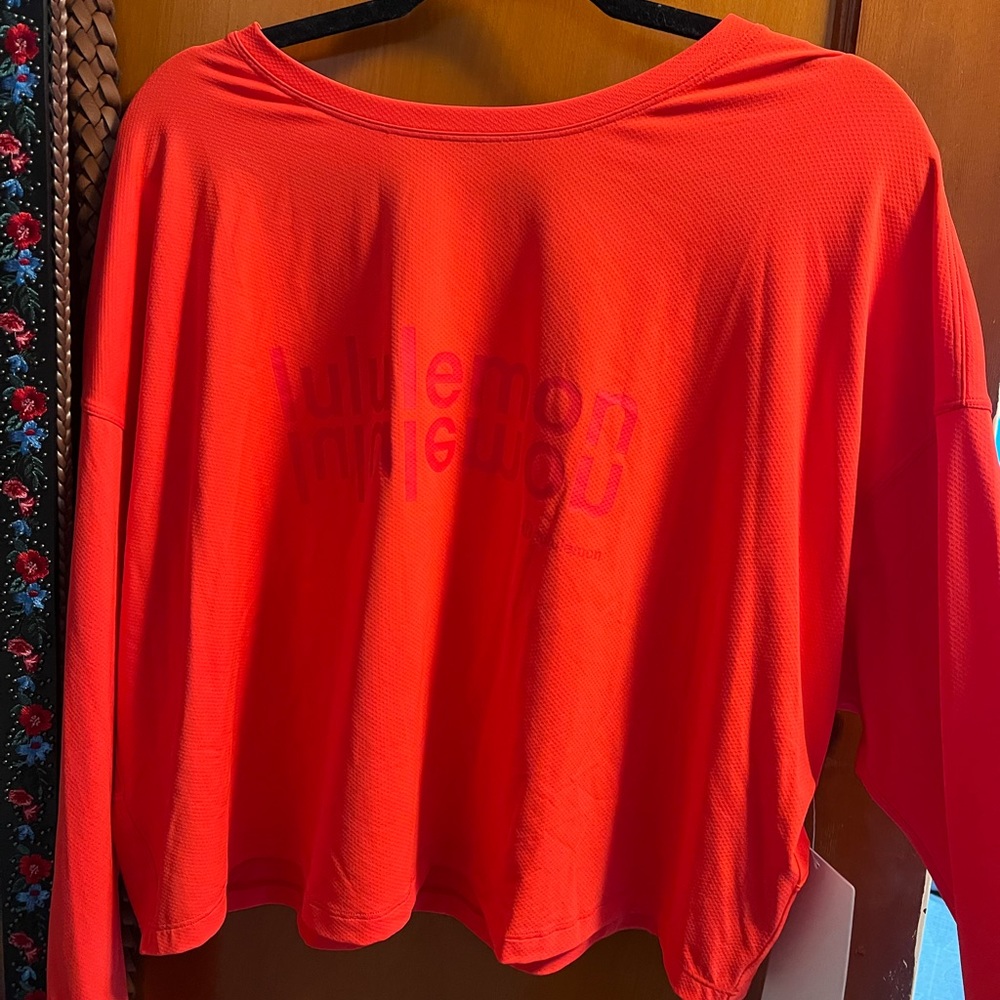 NWT Lululemon Muscle Long Sleeve *Motif